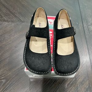 Womens Algeria Shoes